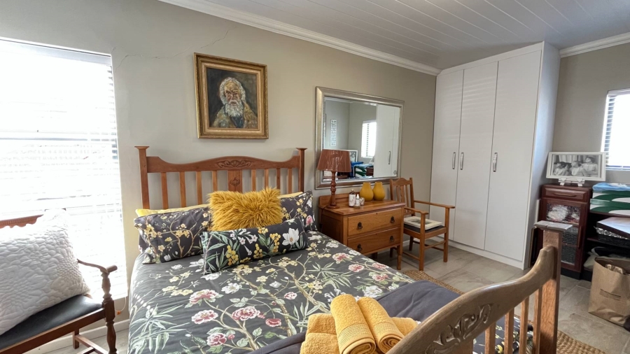 5 Bedroom Property for Sale in Dana Bay Western Cape